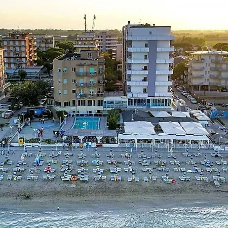 Hotel Bikini Tropicana Family