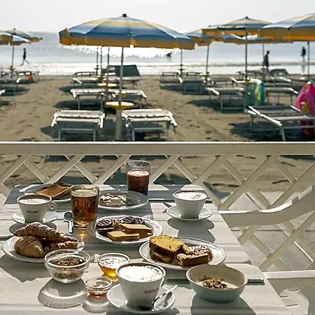 Bikini Tropicana Family Hotel 3*