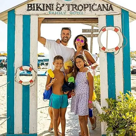 Hotel Bikini Tropicana Family